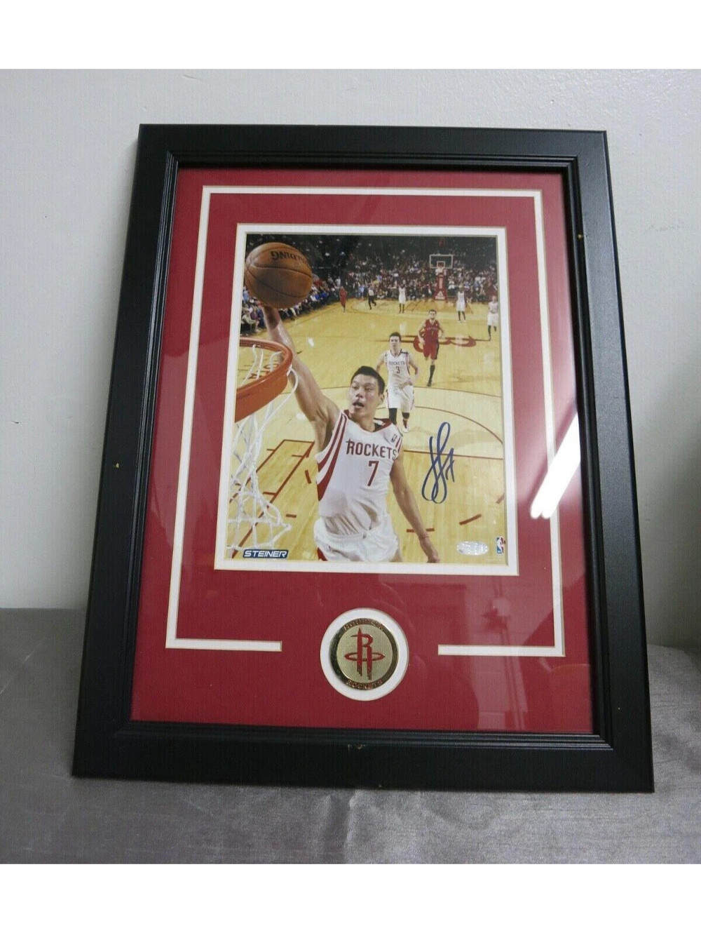 Framed 8x10 Jeremy Lin Houston Rockets autograph with COA by Steiner